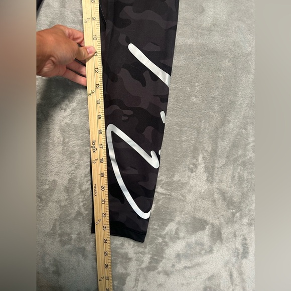 Spiderz Softball Leggings Women’s Small Black Camouflage High Waisted Stretch - Picture 6 of 6